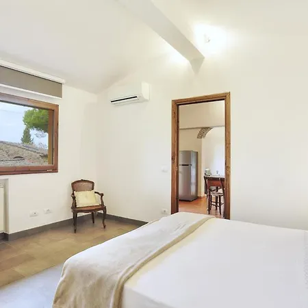 Casale Carla *